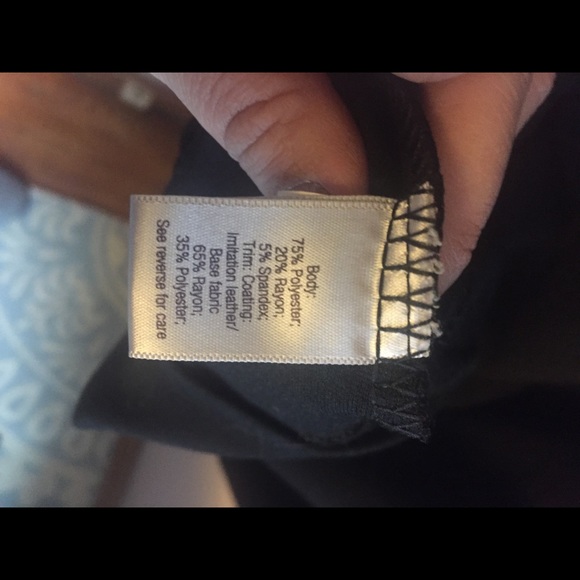 Jennifer Lopez black dress - Picture 5 of 6